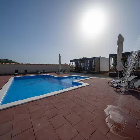 Elegant Mobile In Drage With Swimming Pool *